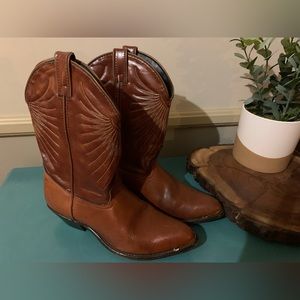 Laredo women’s cowboy boots. Size 10
